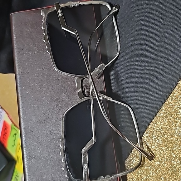 Fendi Cat Eye Oversized Square Sunglasses - Picture 4 of 12